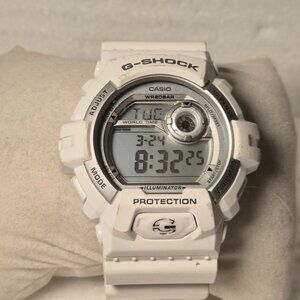 Casio G Shock Gloss white Digital